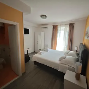 Gostinjska kuća Nirvana &